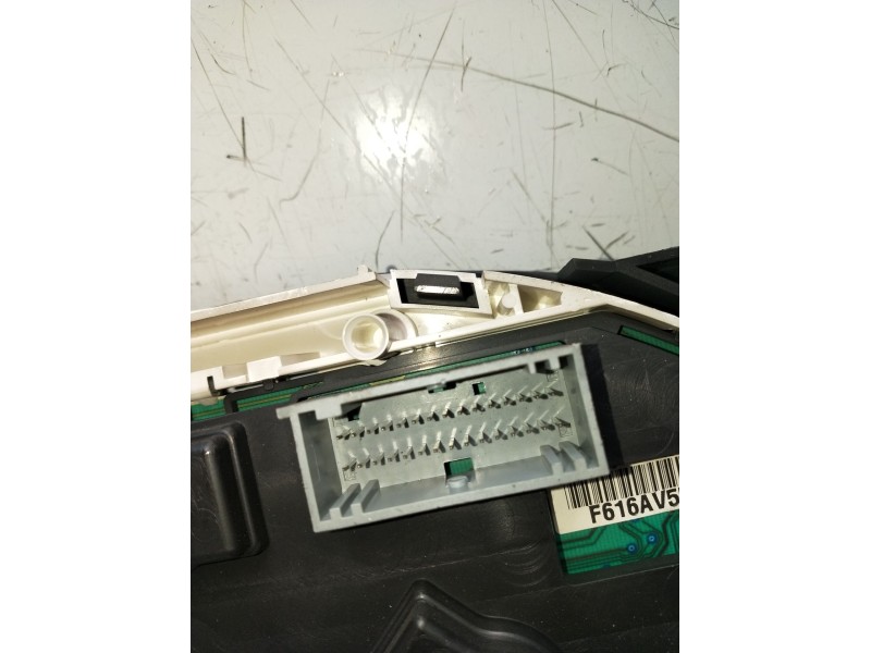 Recambio de cuadro instrumentos para renault laguna ii (bg0/1_) 2.2 dci (bg0f) referencia OEM IAM 8200291334 820291334 2005