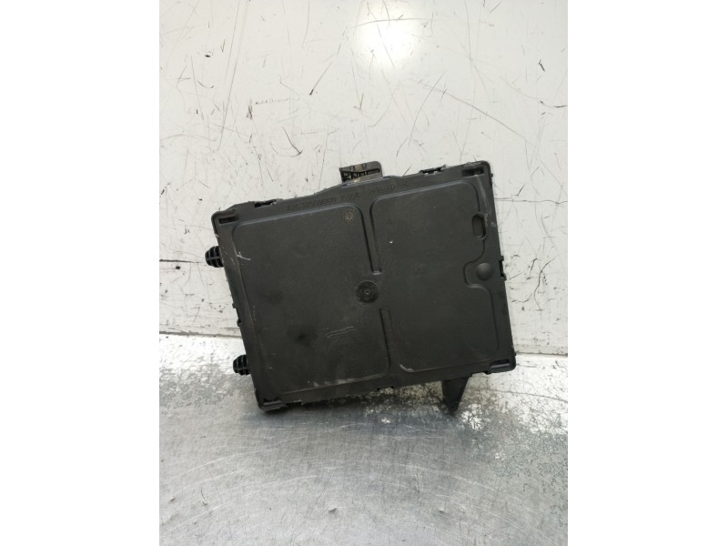Recambio de modulo electronico para renault megane iv hatchback (b9a/m/n_) 1.3 tce 115 (b9n9) referencia OEM IAM 284B10363R BCMC