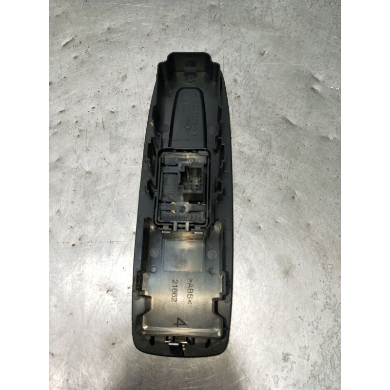 Recambio de mando elevalunas delantero izquierdo para renault megane iv hatchback (b9a/m/n_) 1.3 tce 115 (b9n9) referencia OEM I