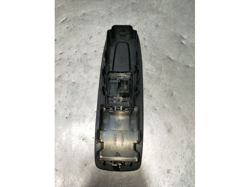 Recambio de mando elevalunas delantero izquierdo para renault megane iv hatchback (b9a/m/n_) 1.3 tce 115 (b9n9) referencia OEM I