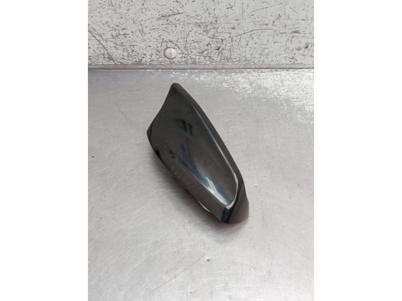 Recambio de antena para land rover discovery sport (l550) 2.0 d 4x4 referencia OEM IAM GJ3219C089DA  2015