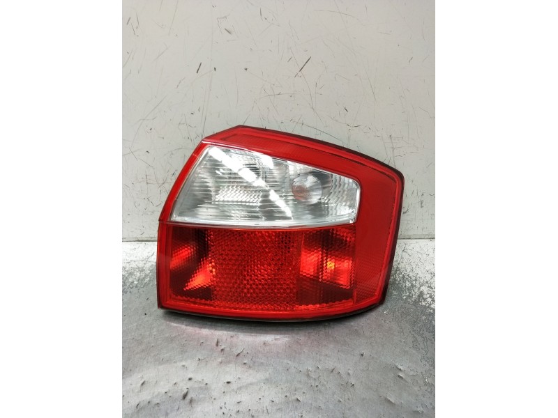 Recambio de piloto trasero derecho para audi a4 b6 (8e2) 2.0 referencia OEM IAM   2001