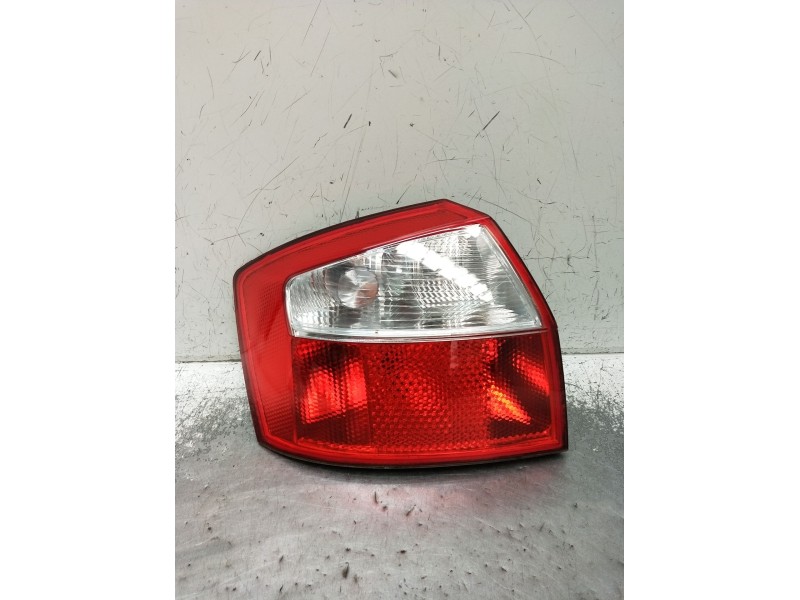 Recambio de piloto trasero izquierdo para audi a4 b6 (8e2) 2.0 referencia OEM IAM   2001