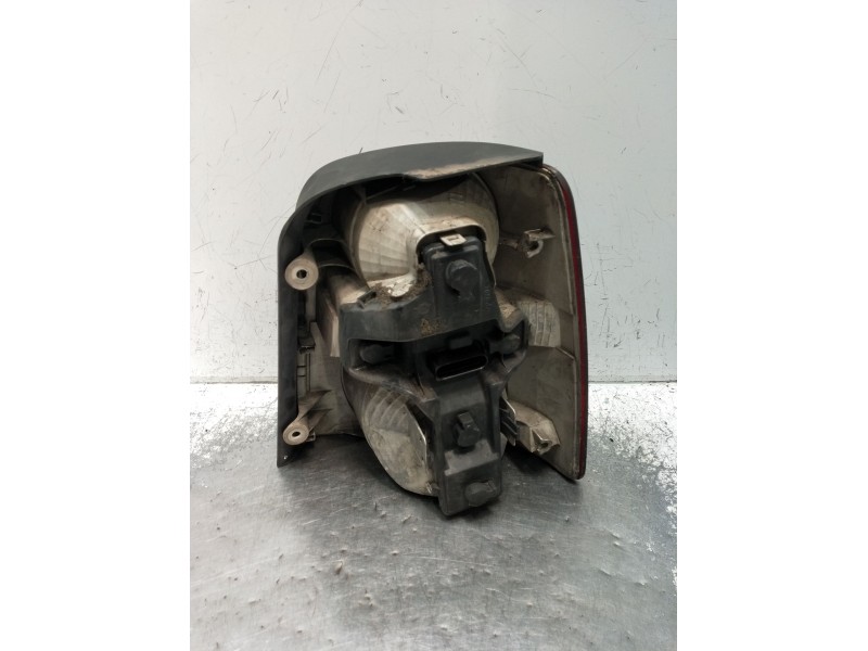Recambio de piloto trasero izquierdo para volkswagen touran (1t1, 1t2) 1.9 tdi referencia OEM IAM  VER FOTOS 2007