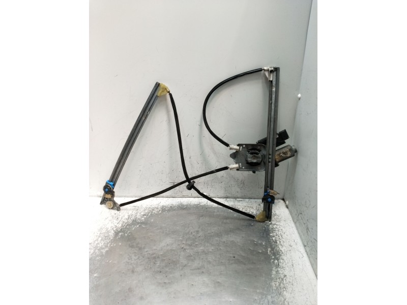 Recambio de elevalunas delantero izquierdo para renault laguna ii (bg0/1_) 2.2 dci (bg0f) referencia OEM IAM  5P 2005
