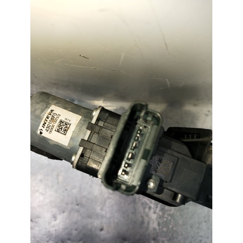Recambio de elevalunas delantero izquierdo para renault megane iv hatchback (b9a/m/n_) 1.3 tce 115 (b9n9) referencia OEM IAM 807