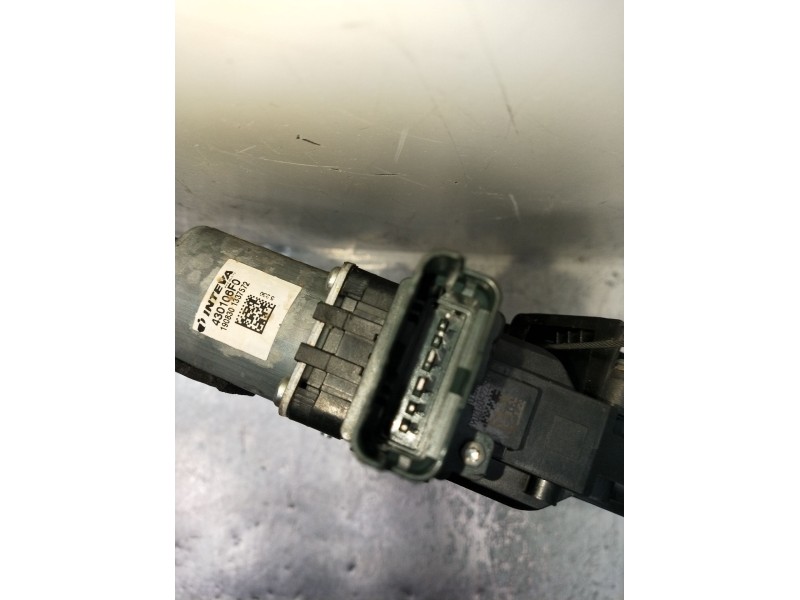 Recambio de elevalunas delantero izquierdo para renault megane iv hatchback (b9a/m/n_) 1.3 tce 115 (b9n9) referencia OEM IAM 807