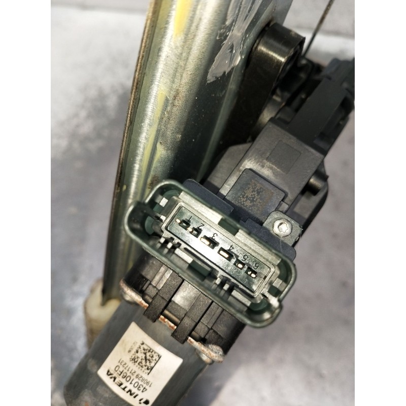 Recambio de elevalunas trasero derecho para renault megane iv hatchback (b9a/m/n_) 1.3 tce 115 (b9n9) referencia OEM IAM  5P 201