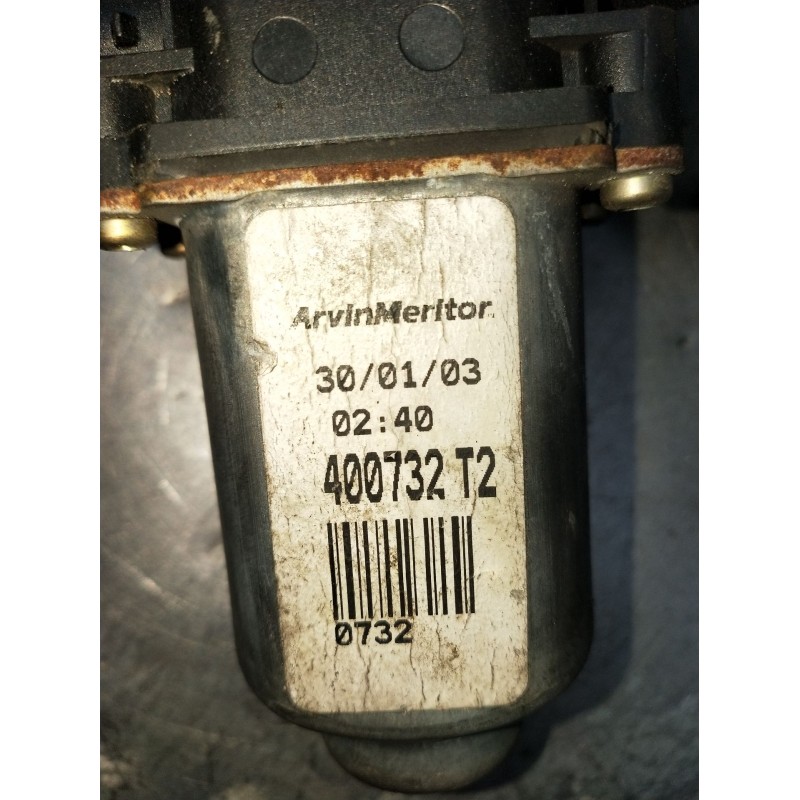 Recambio de elevalunas delantero derecho para renault clio ii (bb_, cb_) 1.5 dci (b/cb07) referencia OEM IAM 400732T2 3P 2001