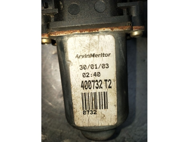 Recambio de elevalunas delantero derecho para renault clio ii (bb_, cb_) 1.5 dci (b/cb07) referencia OEM IAM 400732T2 3P 2001