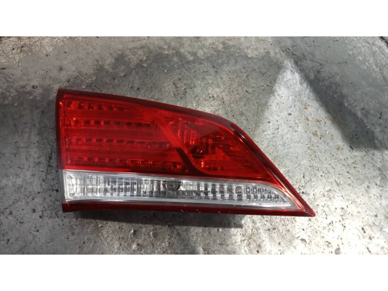 Recambio de piloto trasero izquierdo interior para hyundai i40 1.7 crdi cat referencia OEM IAM   