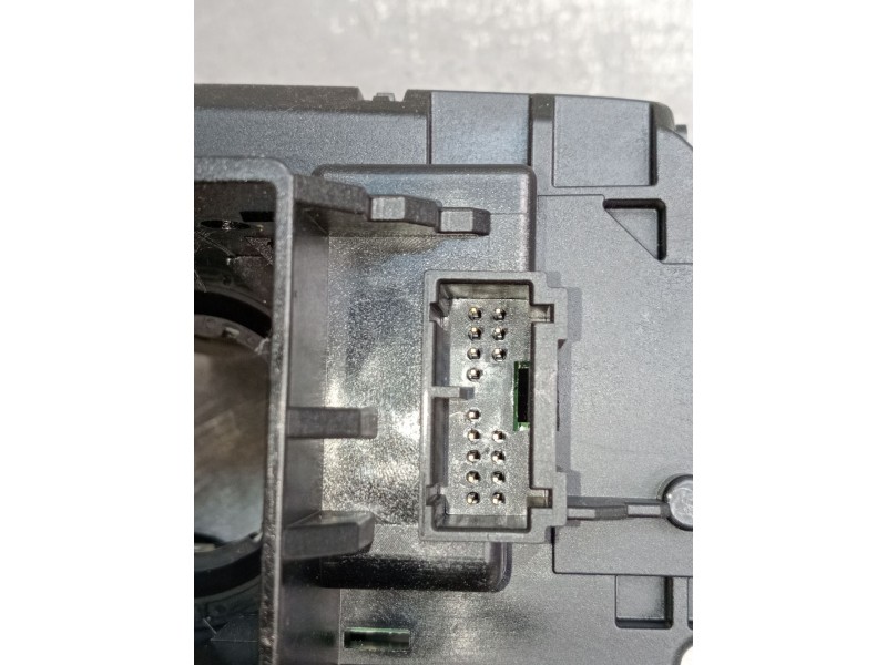 Recambio de mando luces para land rover discovery sport (l550) 2.0 d 4x4 referencia OEM IAM FK7213N064DB  2015