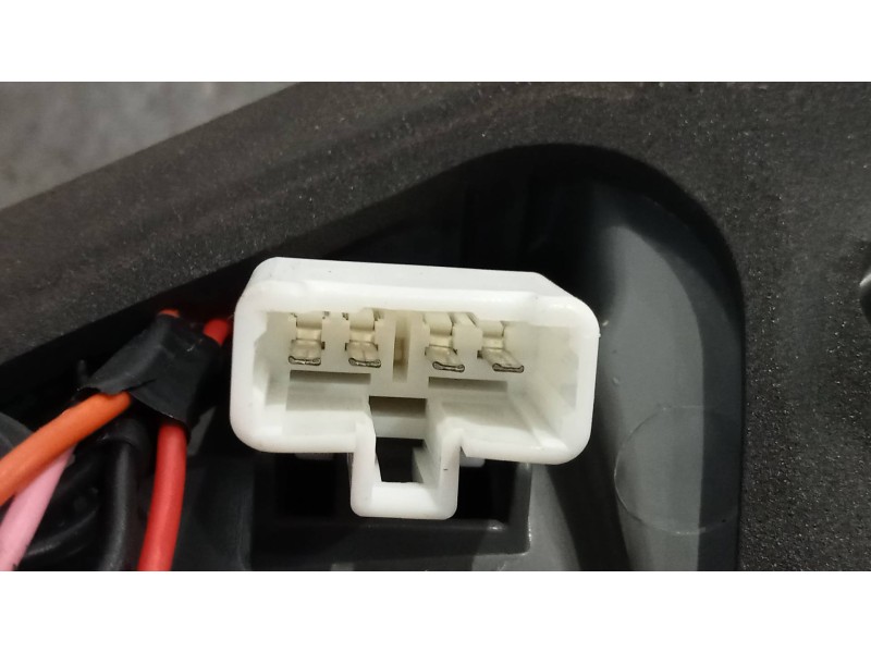 Recambio de piloto trasero izquierdo interior para hyundai i40 1.7 crdi cat referencia OEM IAM   