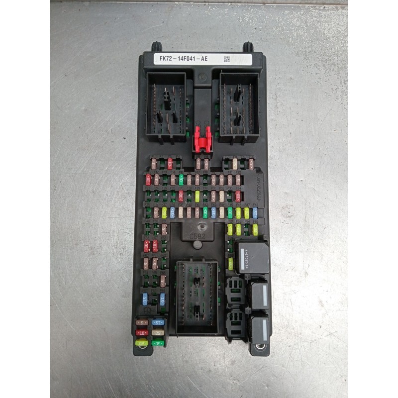 Recambio de caja reles / fusibles para land rover discovery sport (l550) 2.0 d 4x4 referencia OEM IAM FK7214F041AE  2015