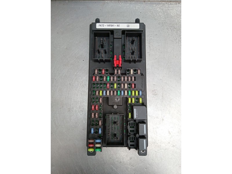Recambio de caja reles / fusibles para land rover discovery sport (l550) 2.0 d 4x4 referencia OEM IAM FK7214F041AE  2015