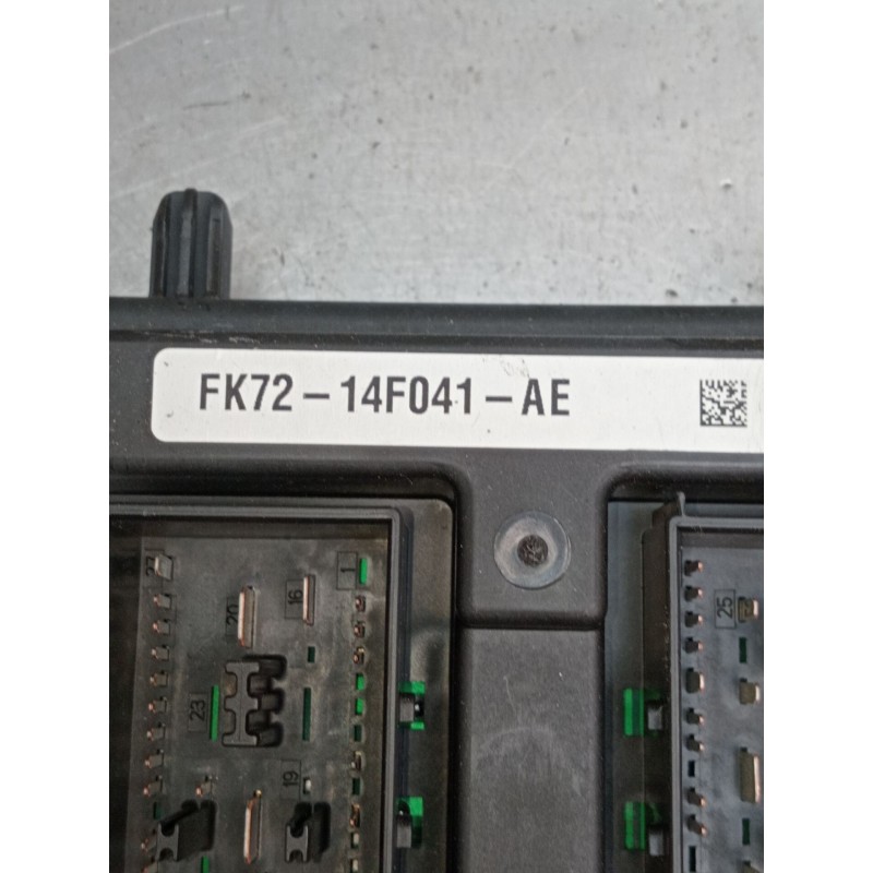 Recambio de caja reles / fusibles para land rover discovery sport (l550) 2.0 d 4x4 referencia OEM IAM FK7214F041AE  2015