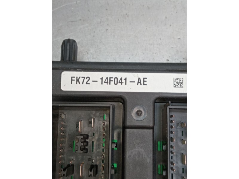 Recambio de caja reles / fusibles para land rover discovery sport (l550) 2.0 d 4x4 referencia OEM IAM FK7214F041AE  2015