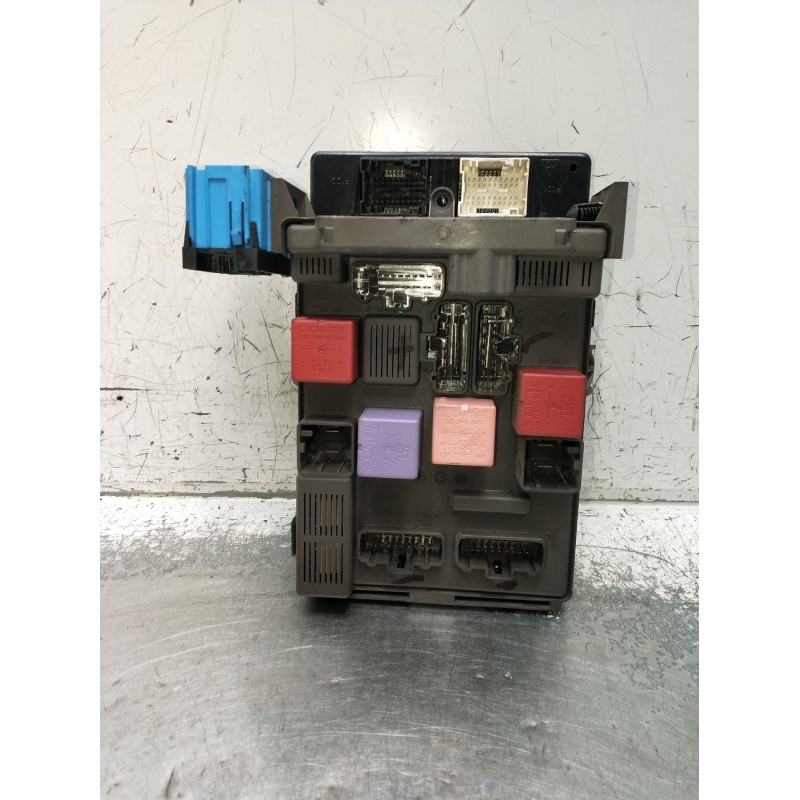 Recambio de caja reles / fusibles para renault laguna ii (bg0/1_) 2.2 dci (bg0f) referencia OEM IAM 8200482049 8200518947 820037