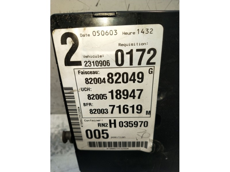 Recambio de caja reles / fusibles para renault laguna ii (bg0/1_) 2.2 dci (bg0f) referencia OEM IAM 8200482049 8200518947 820037