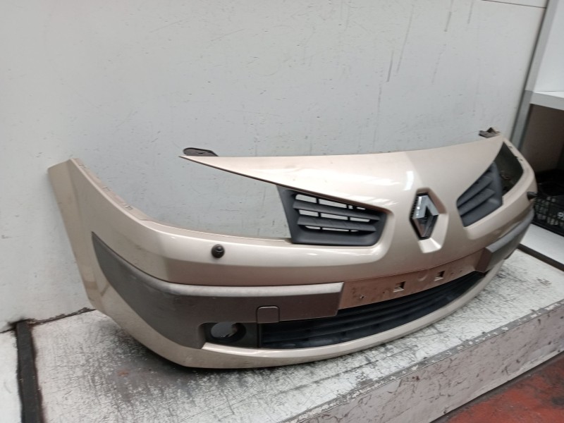 Recambio de paragolpes delantero para renault megane ii station wagon (km0/1_) 1.9 dci referencia OEM IAM  SW 2006