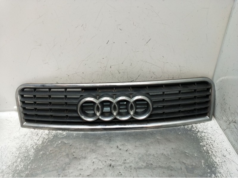 Recambio de rejilla delantera para audi a4 b6 (8e2) 2.0 referencia OEM IAM   2001