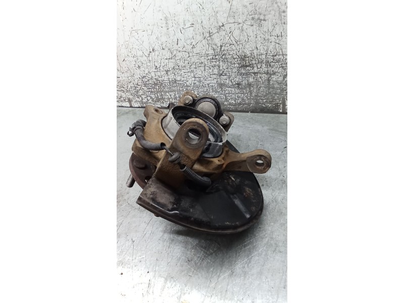 Recambio de mangueta delantera izquierda para ssangyong kyron 2.0 xdi referencia OEM IAM   05