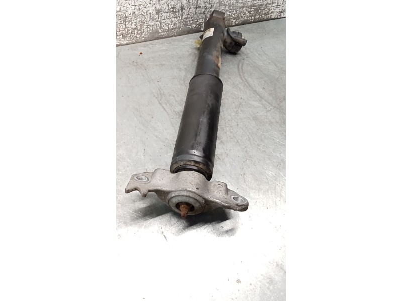 Recambio de amortiguador trasero izquierdo para opel insignia a sports tourer (g09) 2.0 cdti (35) referencia OEM IAM 13319750 31