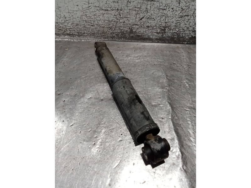 Recambio de amortiguador trasero derecho para renault master iii furgoneta (fv) 2.3 dci 125 fwd (fv0c, fv0d, fv0g, fv0h, fv0j, f