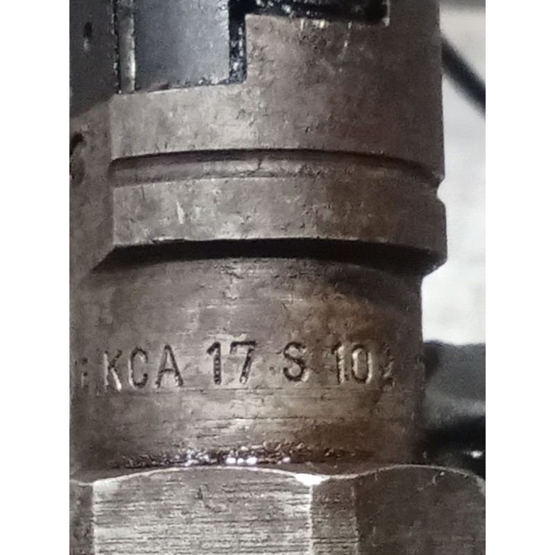 Recambio de inyector para nissan terrano ii (r20) 2.7 tdi 4wd referencia OEM IAM KCA17S102 BOSCH INYECTOR CABLE
