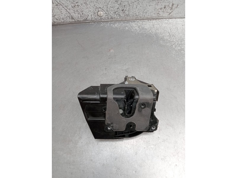 Recambio de motor cierre centralizado trasero izquierdo para land rover discovery sport (l550) 2.0 d 4x4 referencia OEM IAM GK72