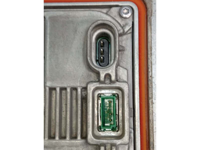 Recambio de centralita faros xenon para land rover discovery sport (l550) 2.0 d 4x4 referencia OEM IAM 10R044663  2015