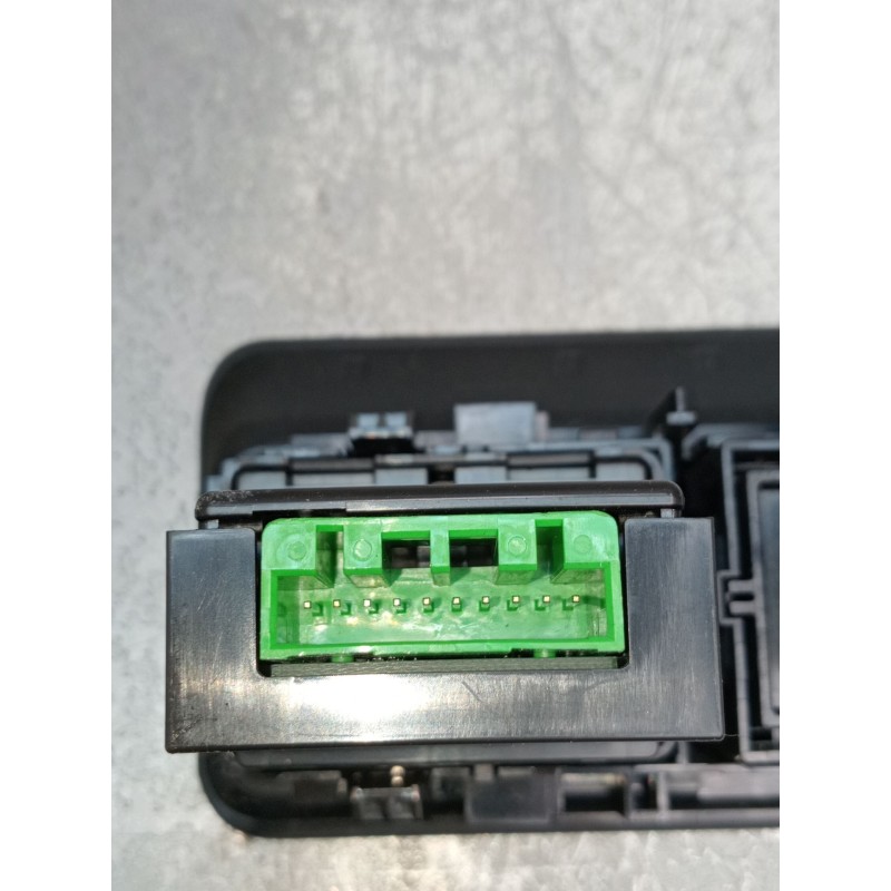 Recambio de mando multifuncion para land rover discovery sport (l550) 2.0 d 4x4 referencia OEM IAM GK7211654DB 1ADSAL550B 244751