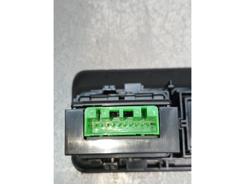 Recambio de mando multifuncion para land rover discovery sport (l550) 2.0 d 4x4 referencia OEM IAM GK7211654DB 1ADSAL550B 244751