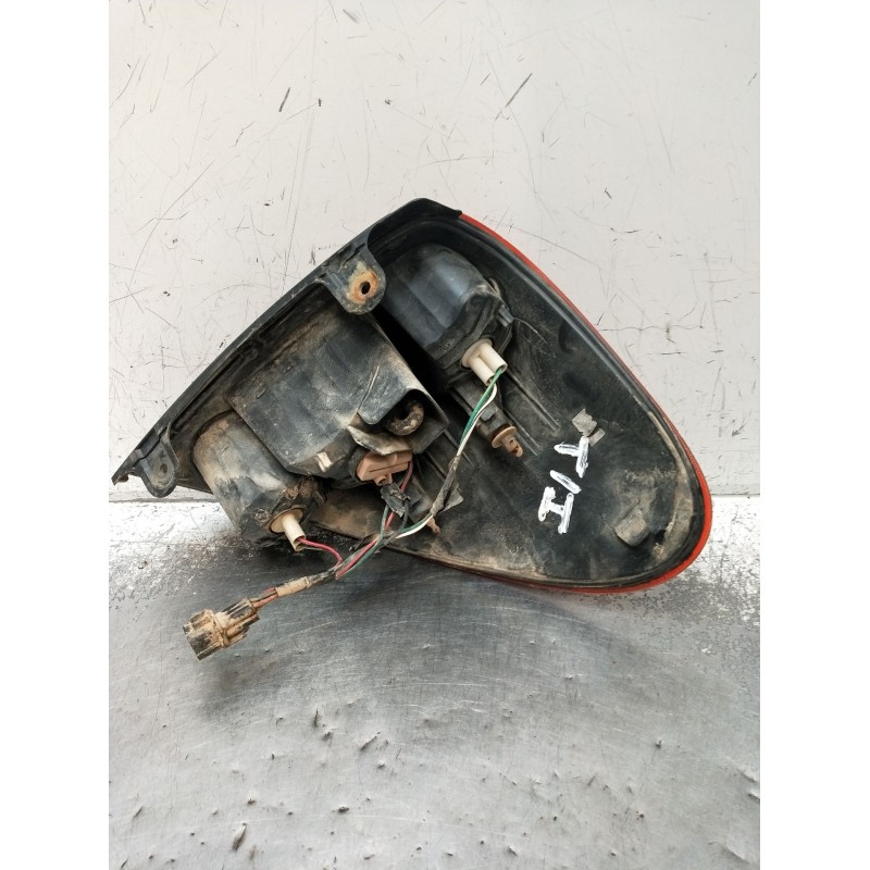 Recambio de piloto trasero izquierdo para mitsubishi l200 / triton (ka_t, kb_t) 2.5 di-d 4wd (kb4t) referencia OEM IAM   2005
