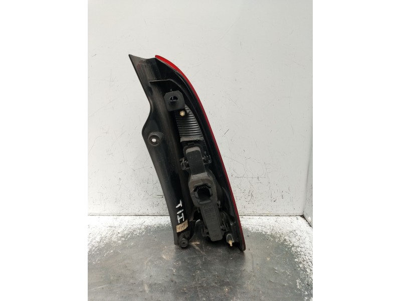 Recambio de piloto trasero izquierdo para renault espace iv (jk0/1_) 2.2 dci (jk0h) referencia OEM IAM   2003