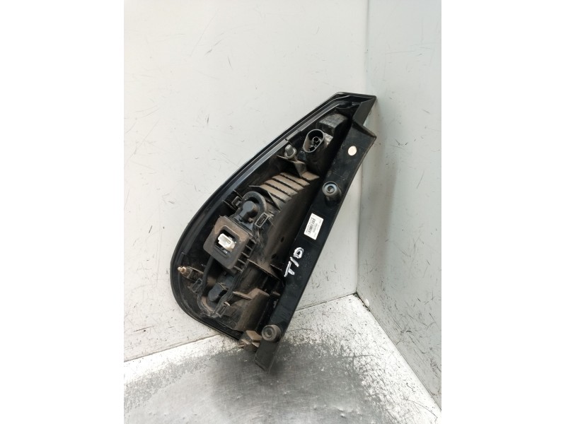 Recambio de piloto trasero derecho para renault scénic iii (jz0/1_) 1.5 dci (jz02, jz0r) referencia OEM IAM 265503764R  2009