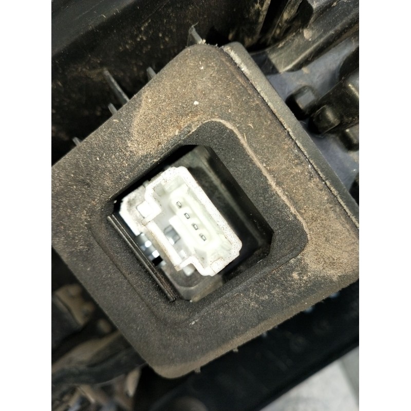 Recambio de piloto trasero derecho para renault scénic iii (jz0/1_) 1.5 dci (jz02, jz0r) referencia OEM IAM 265503764R  2009