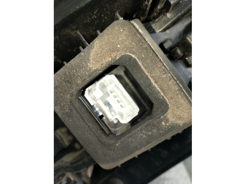 Recambio de piloto trasero derecho para renault scénic iii (jz0/1_) 1.5 dci (jz02, jz0r) referencia OEM IAM 265503764R  2009