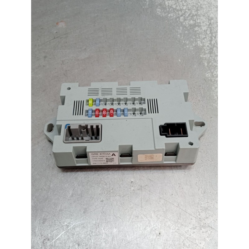 Recambio de caja reles / fusibles para land rover discovery sport (l550) 2.0 d 4x4 referencia OEM IAM CPÑA14Q073AA 73707520 SW71