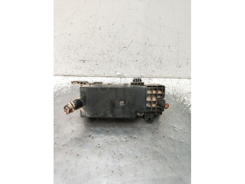 Recambio de caja reles / fusibles para mitsubishi l200 / triton (ka_t, kb_t) 2.5 di-d 4wd (kb4t) referencia OEM IAM   2005