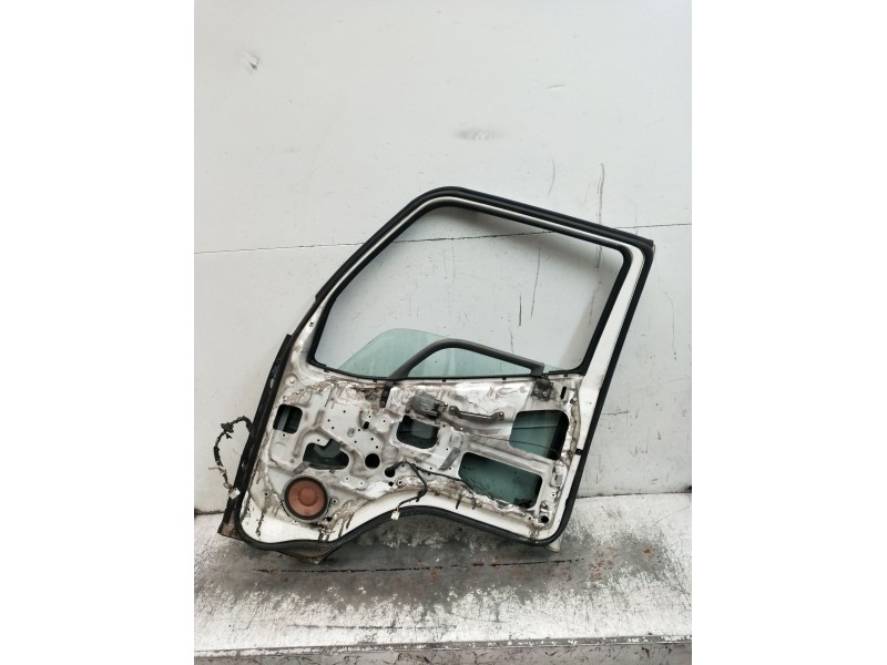 Recambio de puerta delantera derecha para fuso (mitsubishi) canter 3c13 referencia OEM IAM  2P 2003