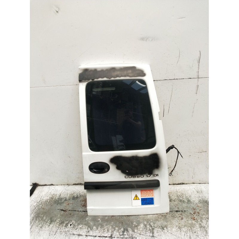 Recambio de puerta trasera derecha para opel combo furgoneta/monovolumen 1.7 di 16v referencia OEM IAM  5P 2001