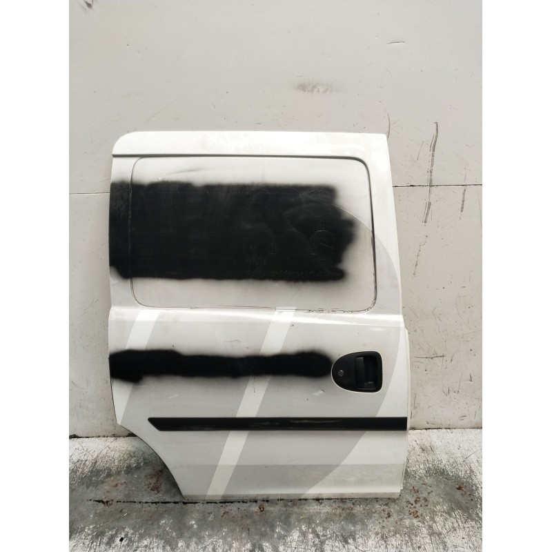 Recambio de puerta lateral corredera derecha para opel combo furgoneta/monovolumen 1.7 di 16v referencia OEM IAM  5P 2001