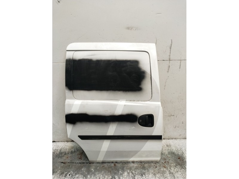 Recambio de puerta lateral corredera derecha para opel combo furgoneta/monovolumen 1.7 di 16v referencia OEM IAM  5P 2001