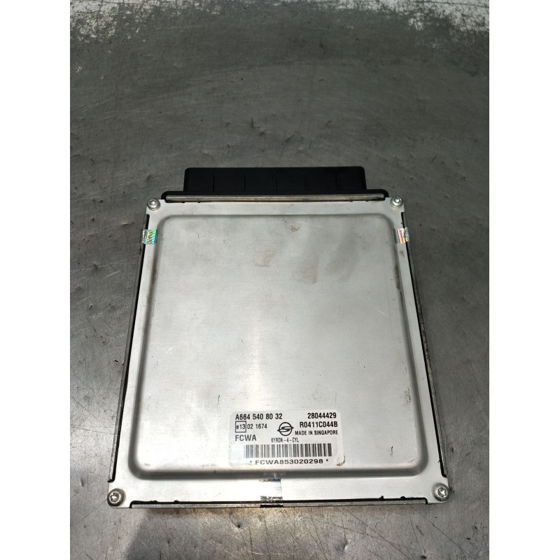 Recambio de centralita motor uce para ssangyong kyron 2.0 xdi referencia OEM IAM A6645408032 28044429 R0411C044B 2005