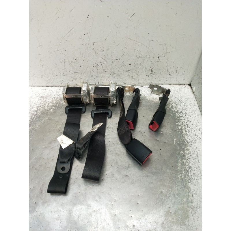 Recambio de juego cinturones trasero para toyota auris (_e15_) 2.0 d-4d (ade150_) referencia OEM IAM  5P 2006