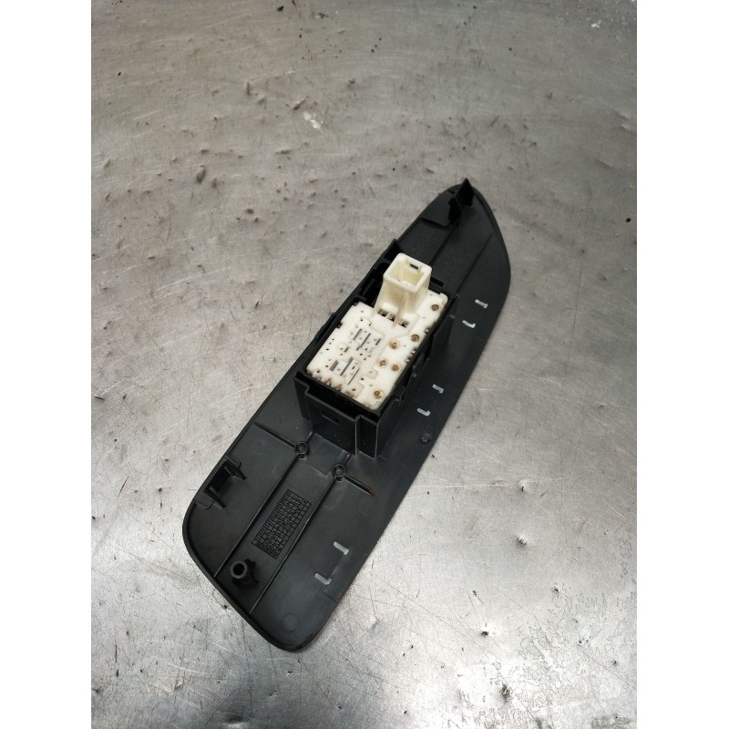 Recambio de mando elevalunas delantero derecho para toyota auris (_e15_) 2.0 d-4d (ade150_) referencia OEM IAM 7423102530 5P 200