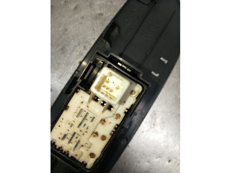 Recambio de mando elevalunas delantero derecho para toyota auris (_e15_) 2.0 d-4d (ade150_) referencia OEM IAM 7423102530 5P 200