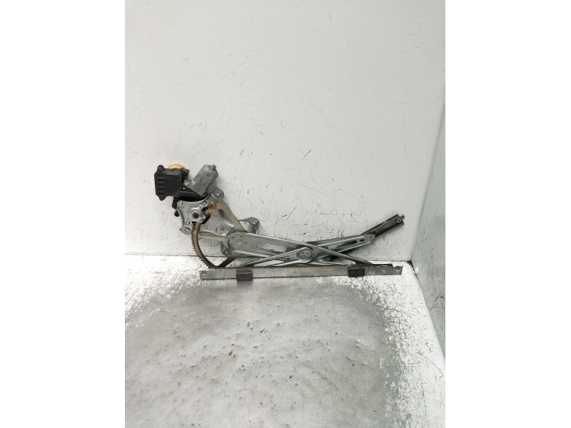 Recambio de elevalunas delantero izquierdo para toyota auris (_e15_) 2.0 d-4d (ade150_) referencia OEM IAM 8570202020 5P 2006