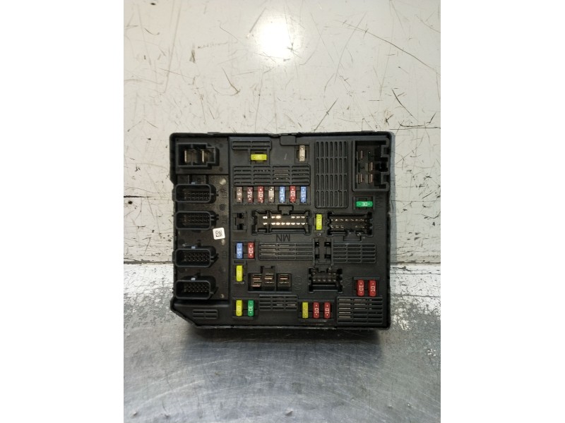 Recambio de caja reles / fusibles para renault scénic iii (jz0/1_) 1.5 dci (jz02, jz0r) referencia OEM IAM 284B64544R 0431292100
